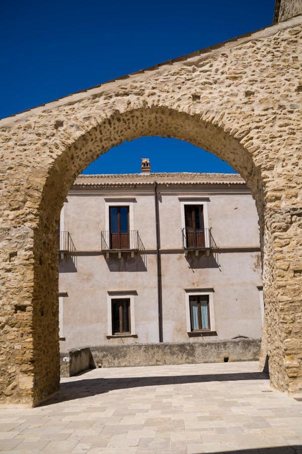 Palazzo Laureano - Dimora Storica Hotel Tricarico Exterior photo