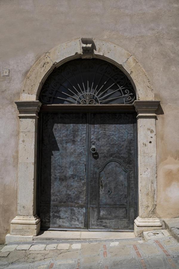 Palazzo Laureano - Dimora Storica Hotel Tricarico Exterior photo