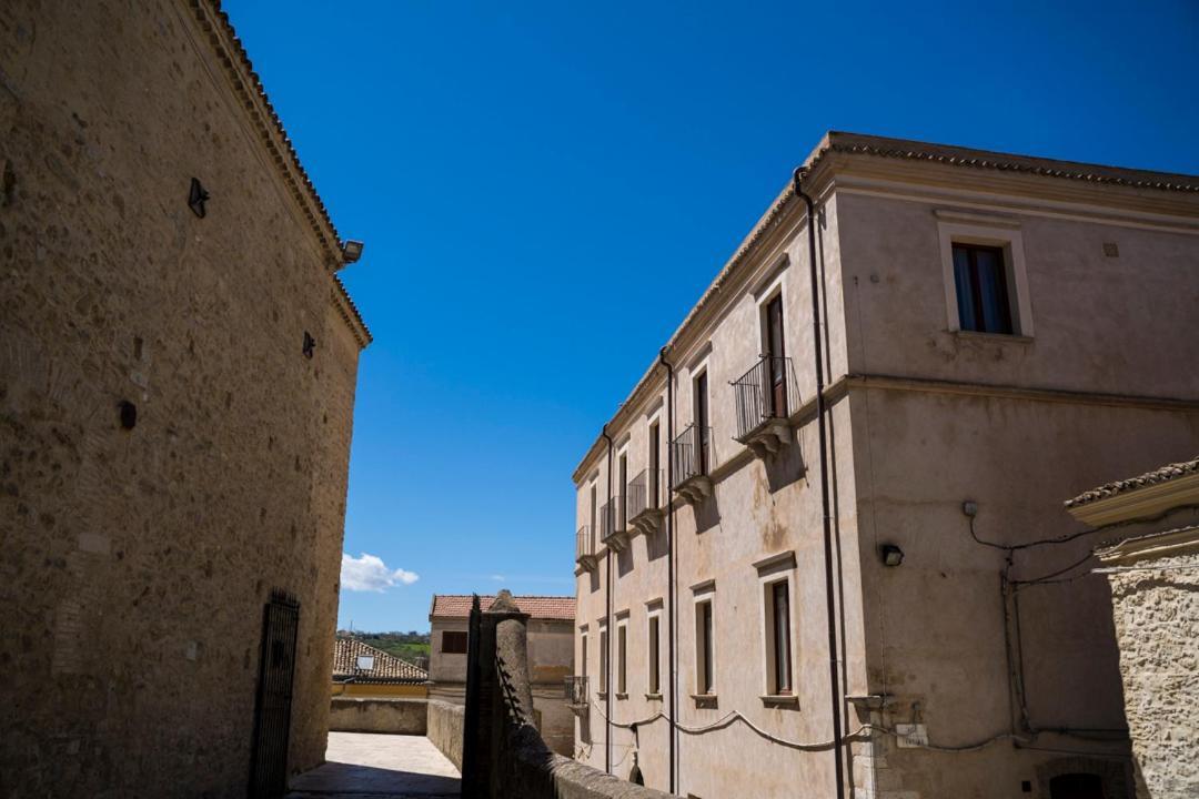 Palazzo Laureano - Dimora Storica Hotel Tricarico Exterior photo